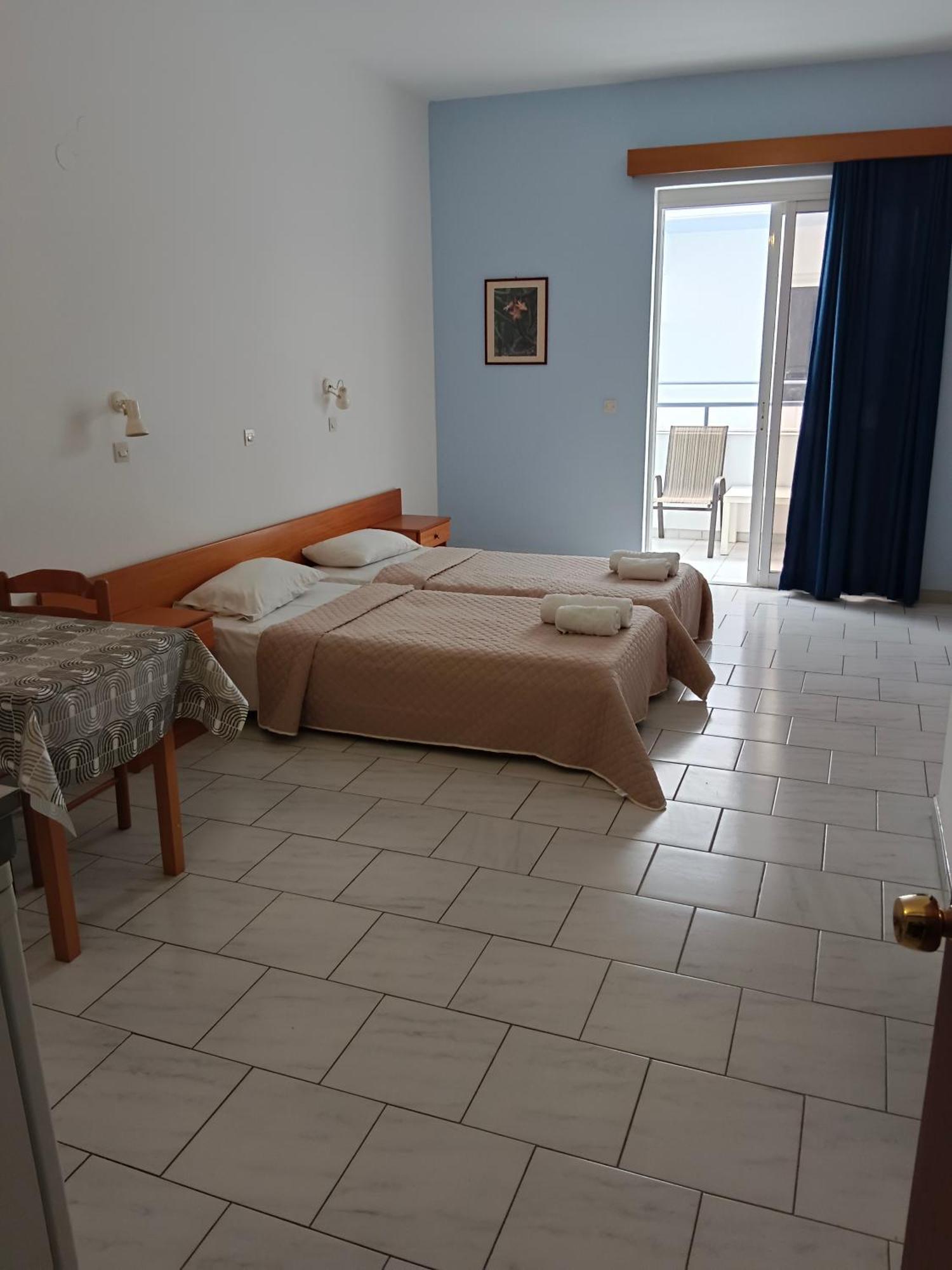 Pyrgos Hotel Apartments Kremastí Exterior photo