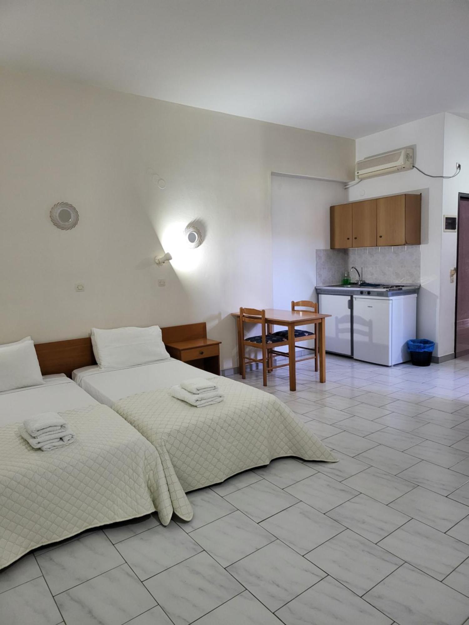 Pyrgos Hotel Apartments Kremastí Exterior photo