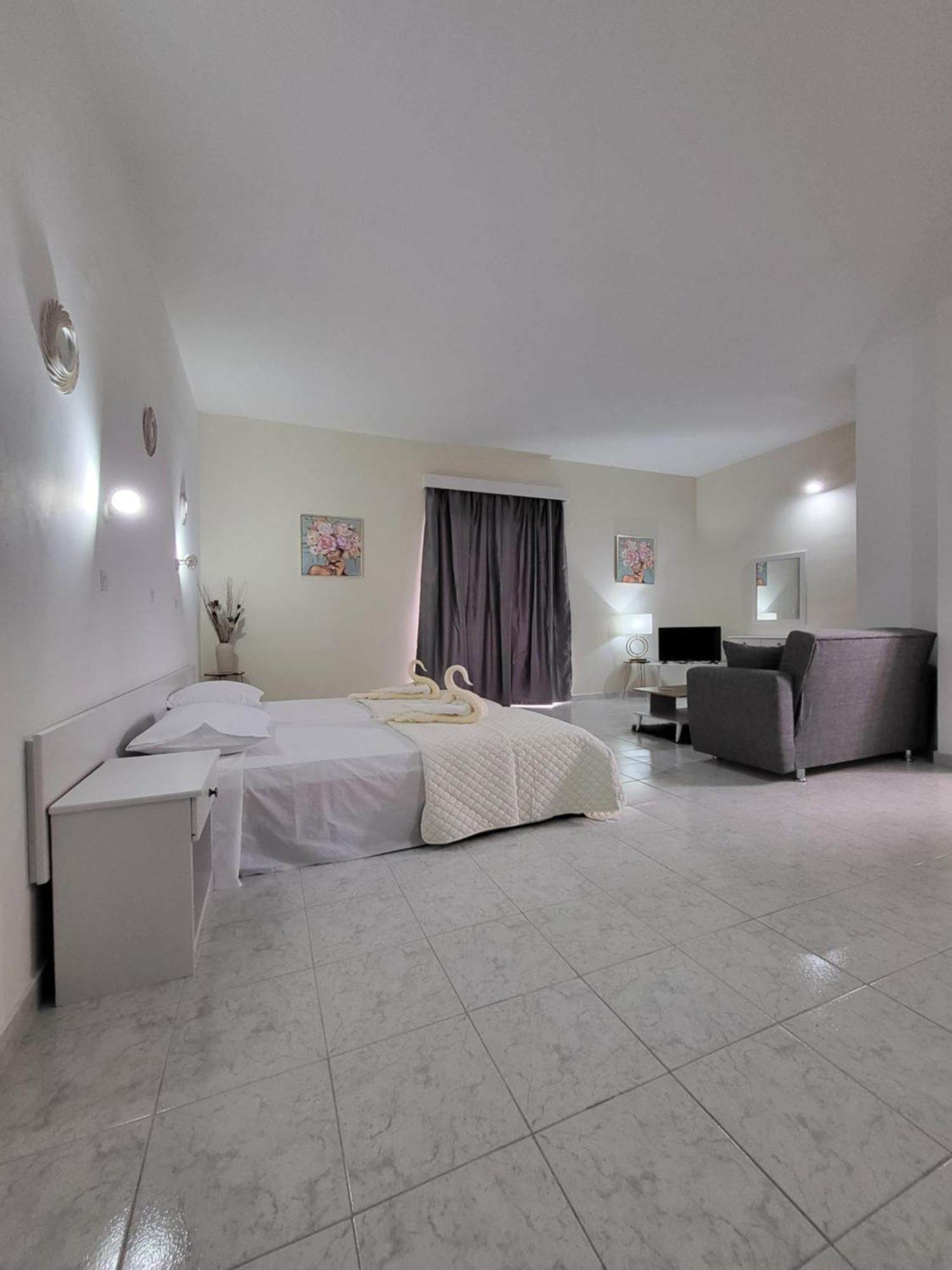 Pyrgos Hotel Apartments Kremastí Exterior photo