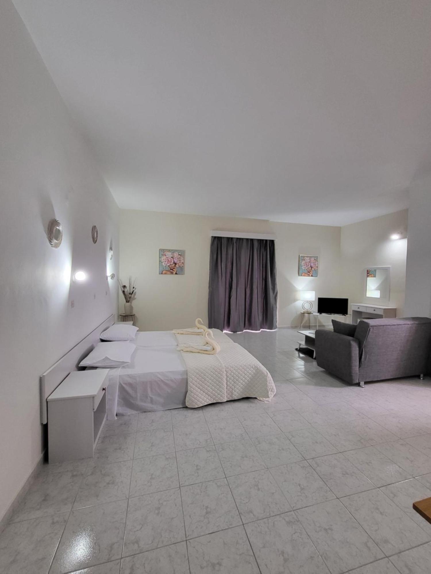 Pyrgos Hotel Apartments Kremastí Exterior photo